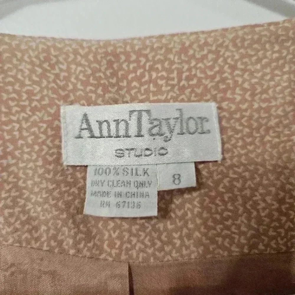 EUC! Ann Taylor 100% silk blazer! - Picture 8 of 9